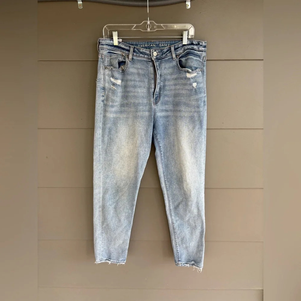 American Eagle Outfitters Stretch Mom Jean